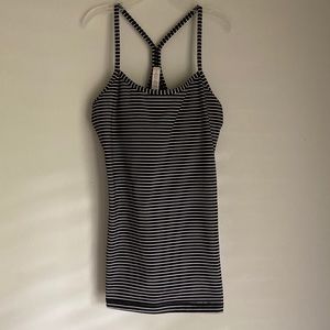 BLACK AND WHITE LULULEMON POWER Y TANk SIZE 6